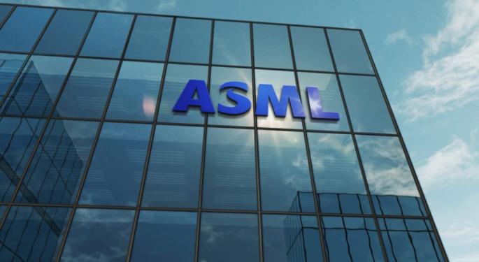 ASML Earnings Leak Sparks Broad Semiconductor Sell-Off, Sector Down Sharply As Dutch Chipmaker Lowers 2025 Outlook