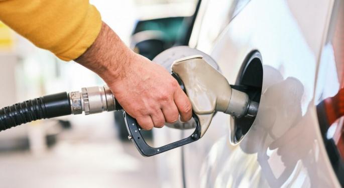 Amazon Vs. Walmart: E-Commerce Giant Offers Gas Savings To Prime Members, EV Charging Discounts In Latest Battle For Subscribers