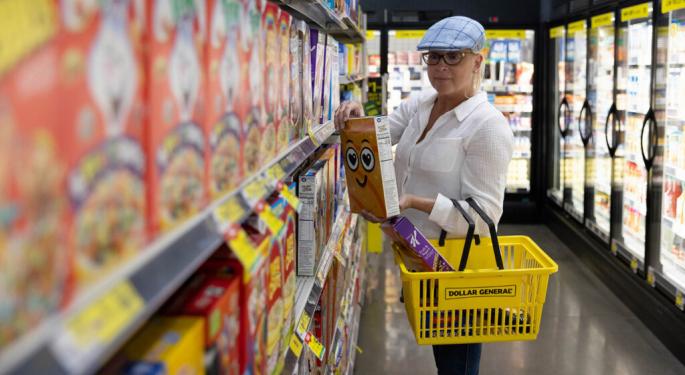 Dollar General Aims To Draw Customers From Walmart, Amazon With Holiday Sales Events