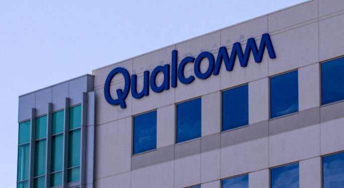 Qualcomm Q4 Earnings Preview: Analysts Expect Beat And Raise; Smartphone Demand, Lost Apple Revenue Bring Cautious Outlook