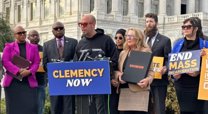 67 Lawmakers Urge Biden To Grant Clemency To People Still In Jail For Cannabis Offenses