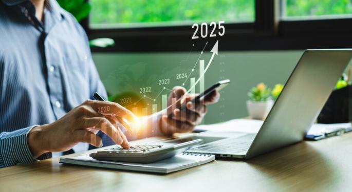 2025 Stock Playbook: Tap Into AI's $1 Trillion Potential, US Growth Opportunities