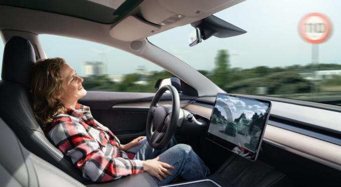BMW Calls Tesla FSD 'Very Impressive,' Gary Black Says Automakers Will Eventually License It: 'One Deal Will Cause Others To Follow'