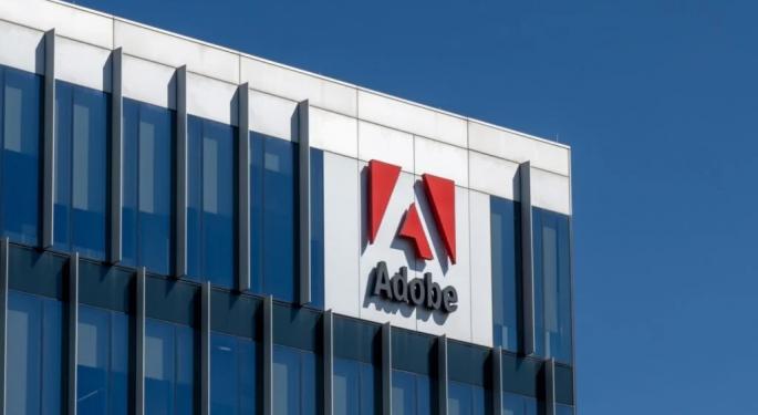Previsioni Adobe deludenti: il titolo crolla dell’11% nel pre-market