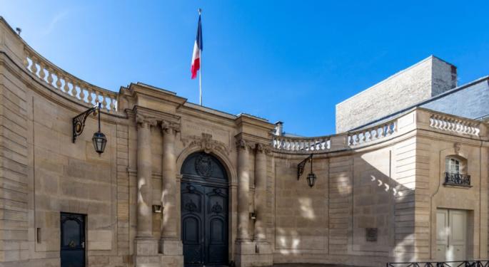 Macron Taps Bayrou To Navigate France's Fractured Politics: ETFs To Watch