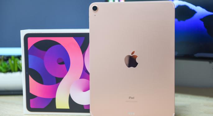 Could Apple Set Revolutionize Tablet Market With 18.8-Inch Foldable iPad?