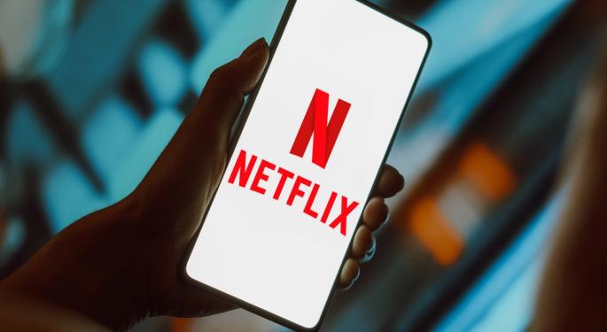 Netflix Analyst Say It's 'Only Investable' Media Stock, Projects $150 Million NFL Christmas Day Boost