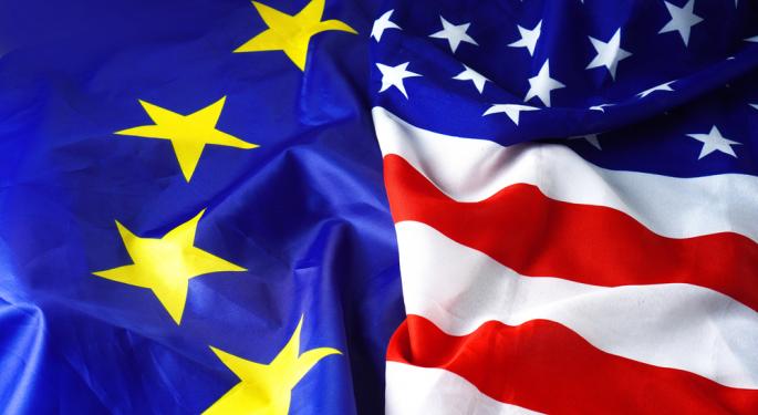 Investors Pour Money Into US Stocks, Shun Europe In Historic Fashion