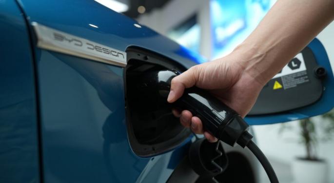 How Much Do Americans Save By Charging EVs At Home? Tech Enthusiast Joanna Stern Breaks Down Numbers