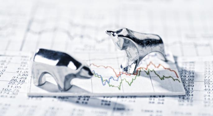 Stock Market Hits Record Highs As Powell Hints At Rate Cuts, Bitcoin And Gold Soar: This Week In The Markets