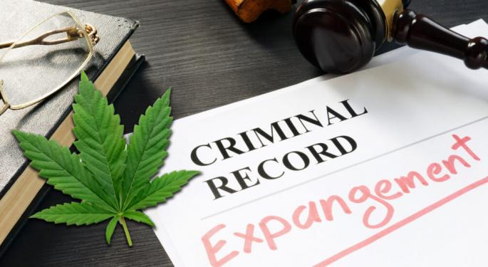 Biden Under Pressure: Grant Clemency To Federal Cannabis Prisoners, Get Answers On Barriers To Marijuana Research