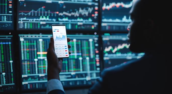 Analyst Brushes Off Tech Bubble Concerns, Citing Nvidia's Strong Performance: 'The Greatest Stock In The Market...Is Trading At 33 Times Earnings'