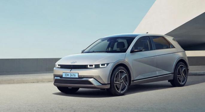 Hyundai's Tesla Model Y Challenger Just Got A Bigger Battery And A Whole Lot Of New Features In Refreshed Avatar
