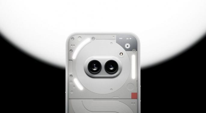 CEO Of Jeff Bezos-Backed Perplexity AI Lauds Carl's Pei's New Nothing Phone 2a: 'I Am Getting One'