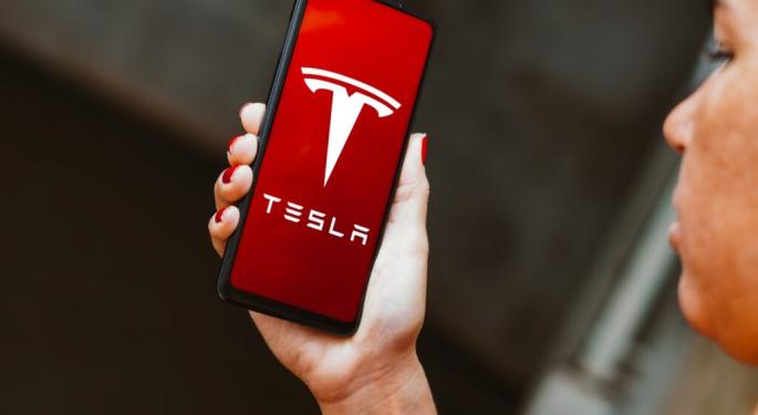 Tesla Analyst Lists 3 Things That Need To Happen For 'Stock To Really Get Its Legs' Amid 'Pause-Period'