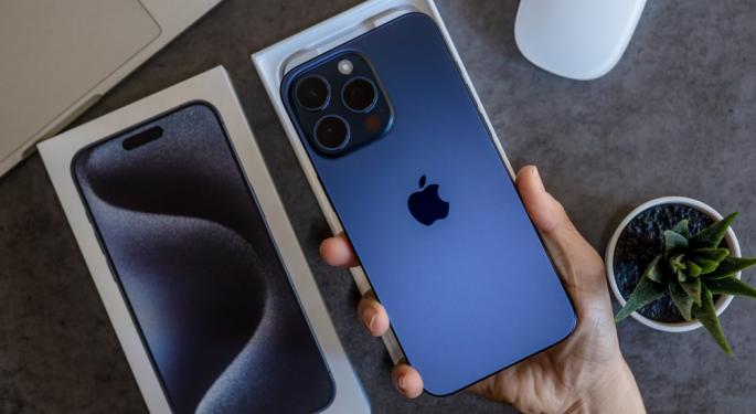 Apple To Pay $14M For iPhone Slowdown: Eligible Canadian Users Can Get Up To $150 From 'Batterygate' Settlement