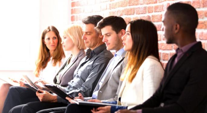Initial Jobless Claims Fall: Tight Labor Market Pushes Back Fed Rate Cut Expectations
