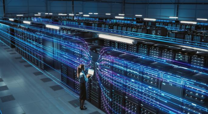 Stargate Project: Microsoft Gains, Oracle Waits, Data Centers Face Long-Term Questions