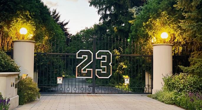 Buyer Of Michael Jordan's $9.5 Million Estate Selling Off Pieces Of Property