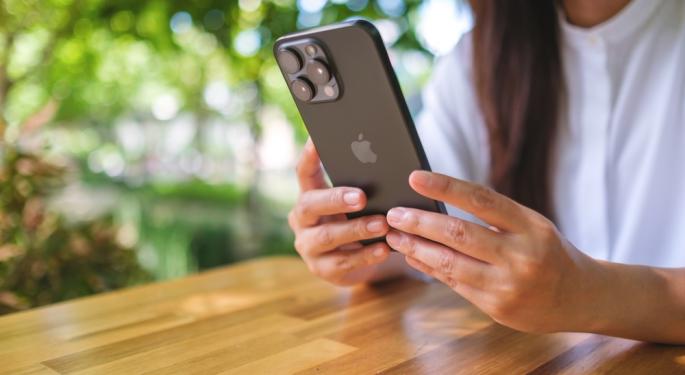 EXCLUSIVE: Will Social Media Users Leave Over Politics? New Poll Shows This Platform Hurt Most