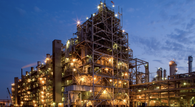 LyondellBasell Tops Q4 Revenue Estimates, Eyes Growth In 2025 Despite Market Headwinds