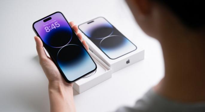 Apple's Spring 2025 Lineup: iPhone SE 4, M4 Macbook Air And More Expected Soon