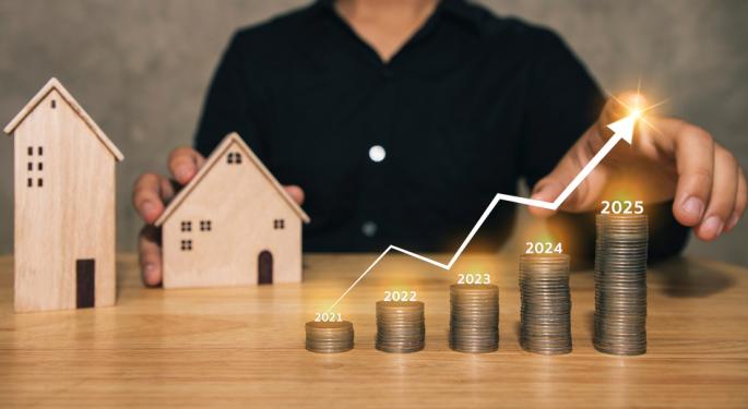 Charlie Munger Said Cycles Of 'Agony' Are Normal In Real Estate But They Don't Last Forever — 'Sometimes It's A Boom, Sometimes It's A Bust'
