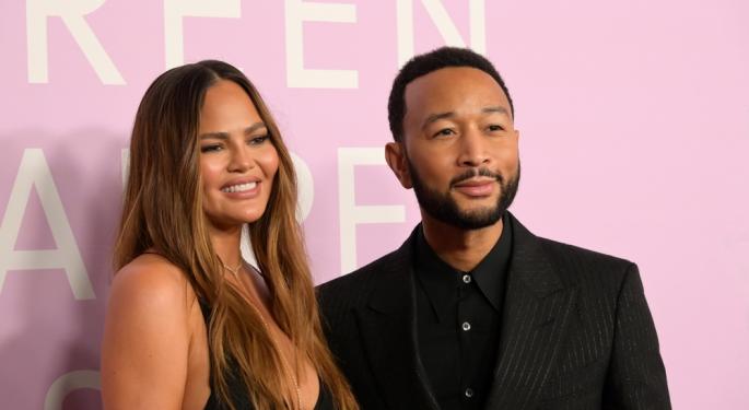 John Legend & Chrissy Teigen Plan To Quit LA For New York After Wildfires. They Can Take Their Pick With $100 Million Fortune