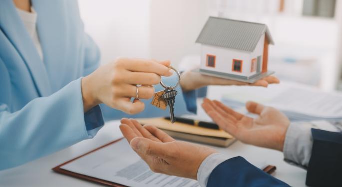 'How Did Nobody Catch This?' - Couple In Miami Is Sold A Home Illegally And Asks The Ramsey Show If They Should Claim Bankruptcy