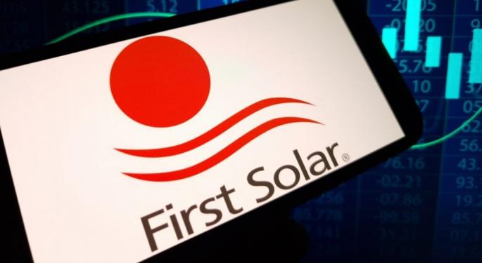 First Solar's 2025 Net Sales Guidance Shines, Says Analyst