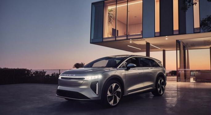 Lucid Stock Falls On Q4 Results, CEO Exit: Analysts See 'Surge In Demand' For Gravity SUV