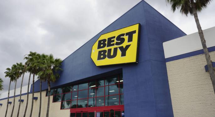 Best Buy's Comp Sales Turns Positive After 12 Quarters, Heightened Tariff Concerns Weigh On Outlook, Analysts Say
