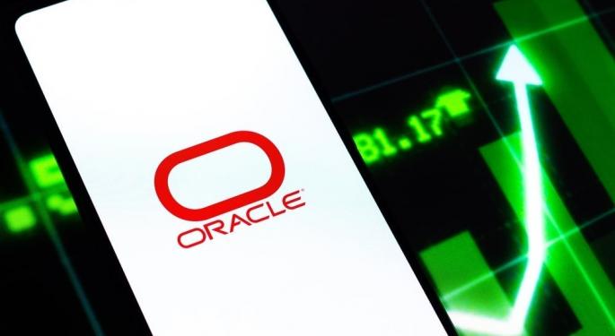 Oracle's Q3 Falls Short, But AI Demand Keep Long-Term Outlook Strong Say Analysts
