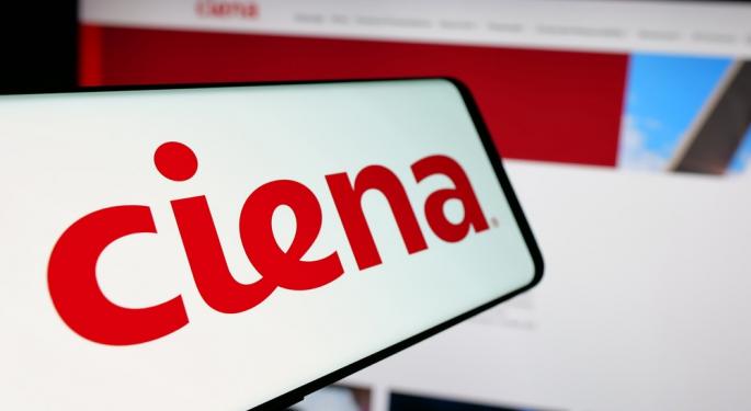 Ciena Q1 Earnings: Revenue and EPS Beat Estimates, CEO Eyes AI, Cloud Network Tailwinds