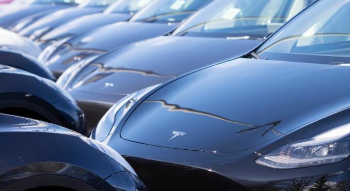 Tesla Analyst Says Demand Fears 'Overblown,' But Has Some Concerns As Used Car Prices Plummet