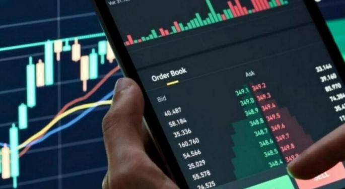 30-Year-Old With $65K In Stocks Sparks Debate – 'Focusing Mostly On ETFs' But Now Betting On Bonds, Small Caps, And International Plays