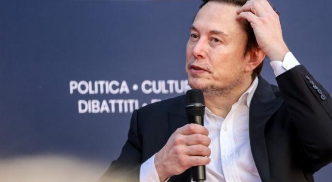 Elon Musk's Father Defends Tesla, Says Son Is 'Doing The Right Thing' And The Stock Would Recover To $600 By 2025 End: Here's What Analysts Think About TSLA