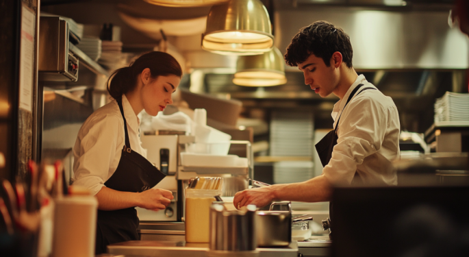 First Watch Sees Brighter 2025 With Improved Marketing, Lower Egg Costs, Says Analyst