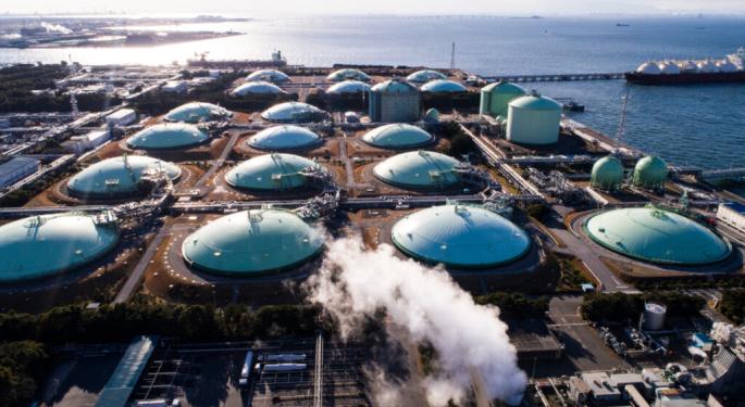 Wall Street's Most Accurate Analysts Weigh In On 3 Energy Stocks With Over 8% Dividend Yields