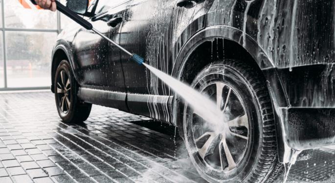 'Self-Run' Car Wash Profits 'Thousands' Per Month For Young Entrepreneur: 'I Basically Just Stop By To Mix The Soap'