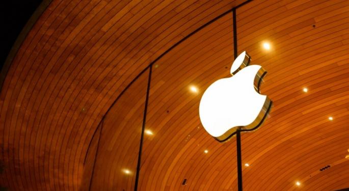 Apple's  iPhone Stockpile Could Disrupt Supply Chain Amid Looming Chip Tariffs, Warns Top Analyst — Identifies Cupertino's Best Option Beyond White House Talks