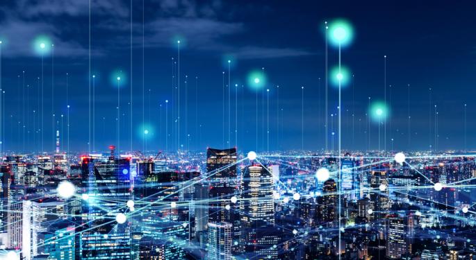 Applied Digital Shares Tank Almost 40% On 3Q, Why This Analyst Remains Bullish