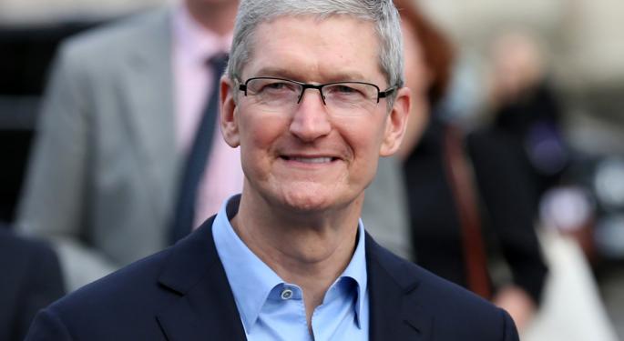 Tim Cook Says Hiking At National Parks One Of His 'Favorite Things To Do' But Rangers Struggling With Staffing Cuts
