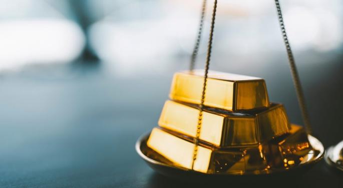 Gold Hits Record High, Dollar Weakens As Trump's Policy Stance And Fed Chair Criticism Induces Uncertainty