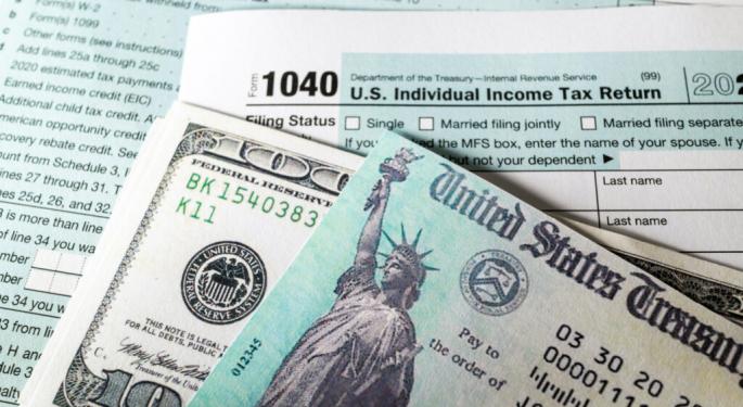Larry Summers Warns Trump's IRS Cuts Could Cost Americans $1 Trillion Over 10 Years, Calls Strategy 'Raw Incompetence'