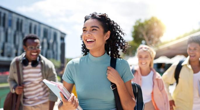 GOP Lawmakers Target 'Skyrocketing College Costs' With Sweeping Student Loan Overhaul, Promise $330 Billion In Savings While Pushing Trump Tax Cut Extension