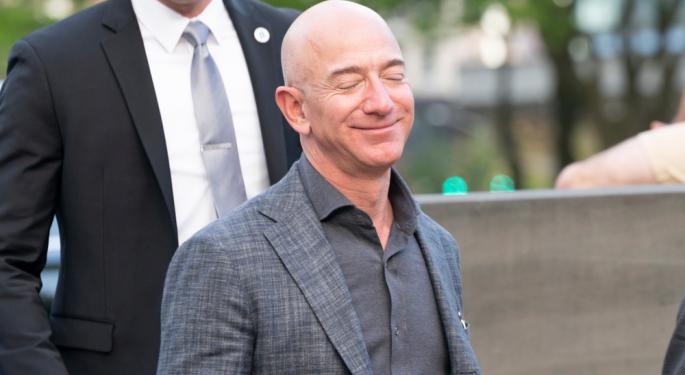 Elizabeth Warren Asks Jeff Bezos If Trump Threatened Retaliation Or Offered 'Favors' After Calling Him 'Very Nice' For Amazon's Reversal On Showing Tariff Fees