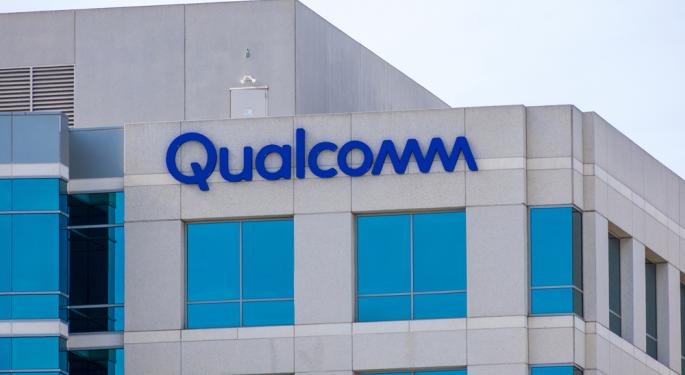 Qualcomm Stock Drops After Analysts Lower Price Targets, Despite Strong Demand from Apple and Samsung