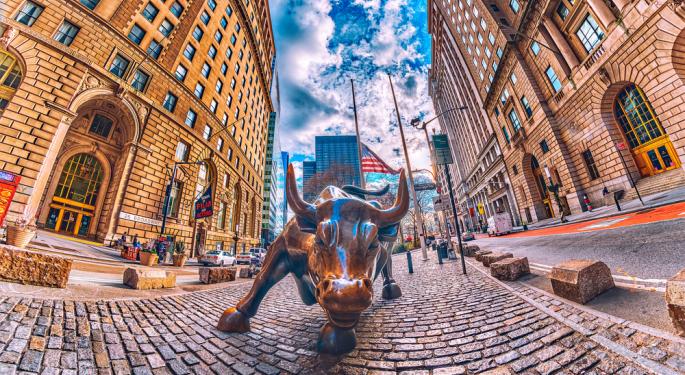 US Futures Rise As Apple, Amazon, Airbnb Earnings Boost Market Sentiment: S&P 500 Hits Milestone That's Preceded A 100% Win Rate Since 1956, Says Expert