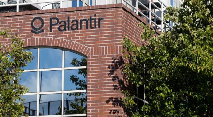 Palantir Stock A 'Core Name In AI Revolution': Analysts Expect $1 Trillion Market Cap In 3 Years